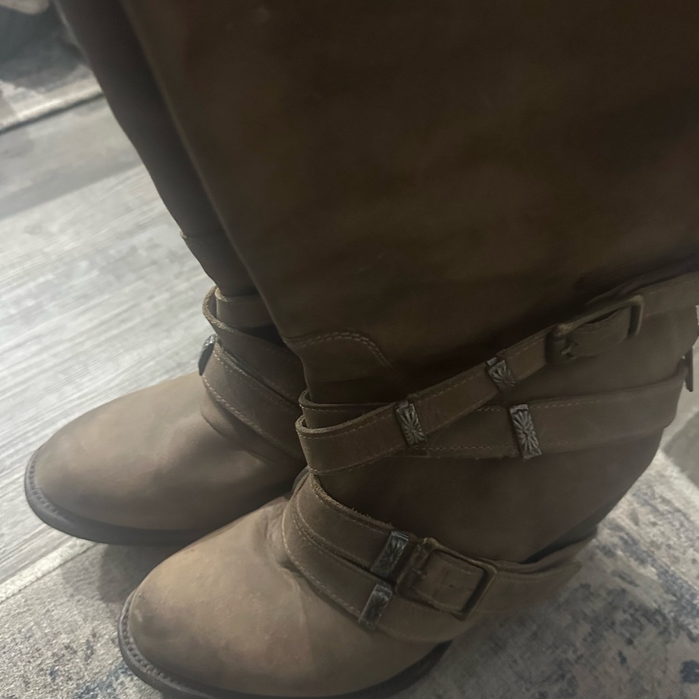 Freebird boots worn 3 times. Size 8